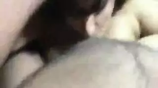 خيال الخنوع: الزوجة تأخذ القضيب العربي في فمها