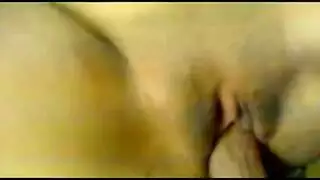 عذراء عربية إباحية: مص قضيب وجنس عميق عنيف