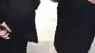 بنات محجبات في مشهد مداعبة صريح علني