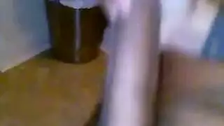 جلسة استمناء قاسية: يدلك زبه حتى يقذف