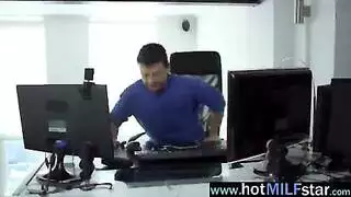 مدمنات شرج: نسوان جائعات تعبد قضبان كبيرة قاسية