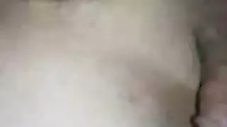 ملكة المص تعمل على زبه وتداعب كيسه