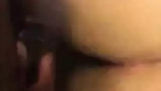 ممارسة الجنس العميق في الخاص مع القضيب الأسود الكبير يتركها منقوعة