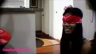 في سن المراهقة الشقراء ثاقب تجميل الوجه