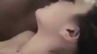 نجم إباحي عربي جوهرة تأخذ قضيب خالد في مشهد صريح