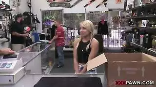 قسرا ضجيجا والدتها الإباحية