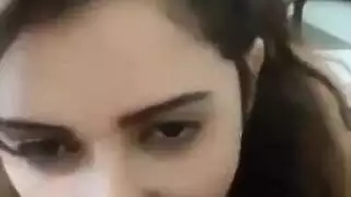 إباحي عربي: جلسة شرموطة مصرية تمص الزب بعمق