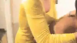 سافيناز في وضعية الكلب مع قذف داخلي