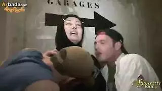 ‫قصص جنسية قوية على السلم مع جارة محجبة مثيرة‬