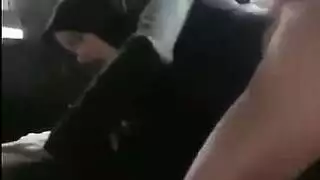 مصري محجب في الغاب تقبيل ساخن