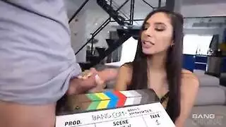  العادة السرية القذرة لجيانا ديور المراهقة: تدليك ومتعة