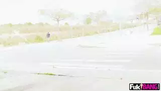 تدمير شرجي: مارتينا سميرالدي تُضاجع وتُغطى بالسائل المنوي