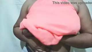 نينا المنضبطة شهوانياً: جلسة لينجري آسيوية سمينة وحشية