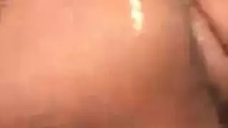 فرج صغير يتمدد ويمتلئ