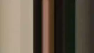 إباحية كبيرة وصغيرة: ممارسة جنسية ثلاثية قاسية مع عاهرتين