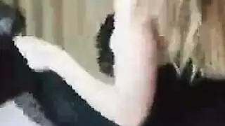 الحركات المصرية تجعله يقذف على بطنها بالكامل