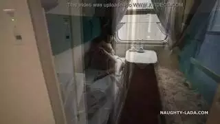 جنس فان وحشي: إباحية مجانية مع ثلاثيات خشنة
