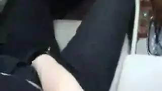 عاهرة أبي الشرجية تأخذه بعمق