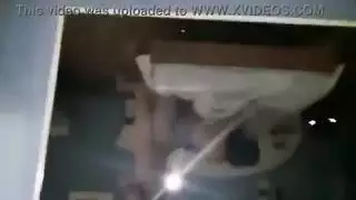 تلميذ واحد زميلته فوق سطح المدرسة وحط زبه في طيرزها
