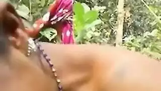 أفلام هندية محرمة: زوجة الأب تغوي ابن الزوج في مشهد صريح