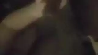 الزوجة الفاجرة تنكح غرباء وتجعل زوجها يشاهد الشريط الإباحي