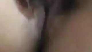 من الحجاب إلى العري: جلسة ويبكام إباحية لعربية